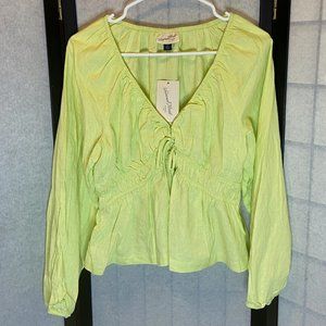 Universal Thread Long Sleeve Gathered Peplum Peasant Blouse Apple Green NWT